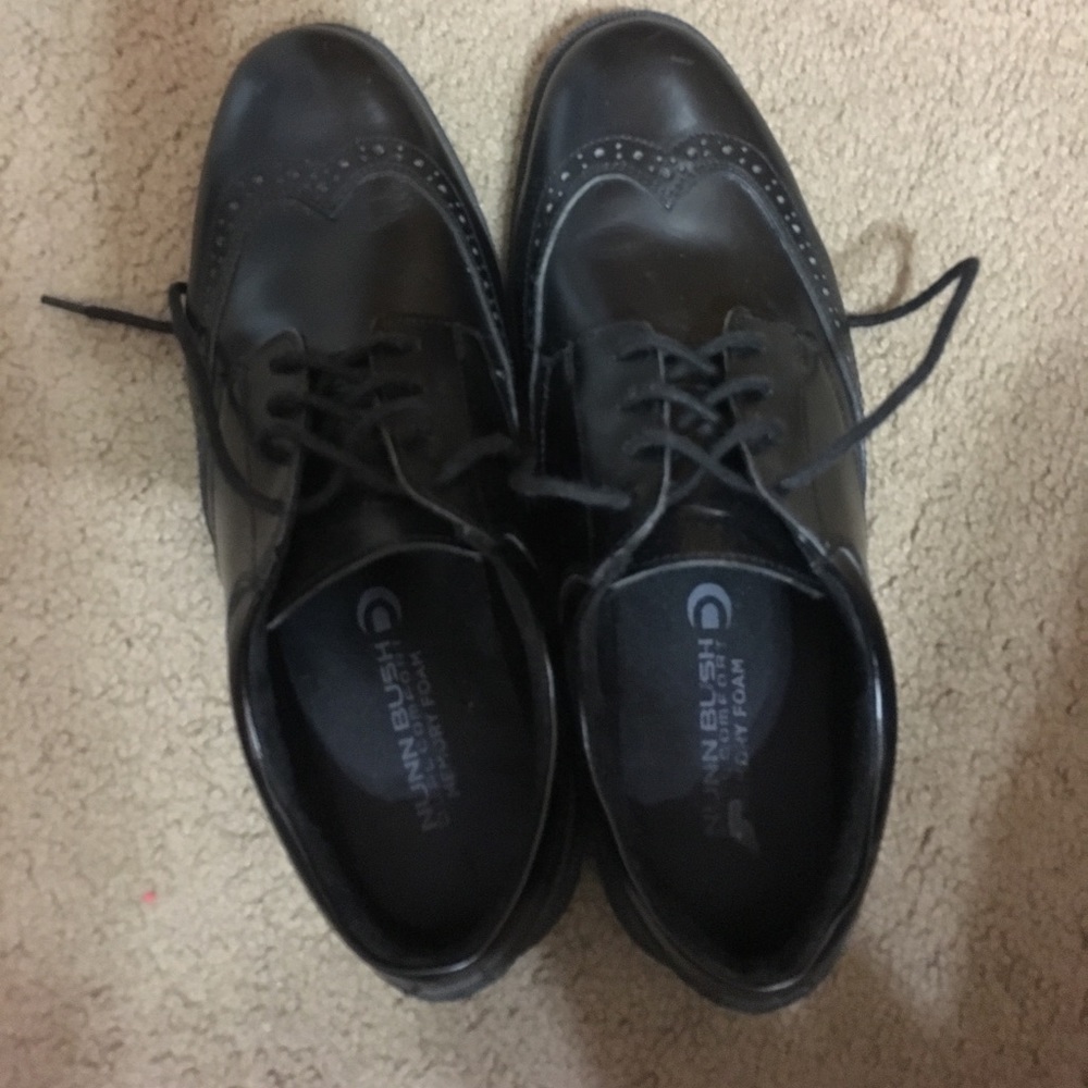 Black dress shoes